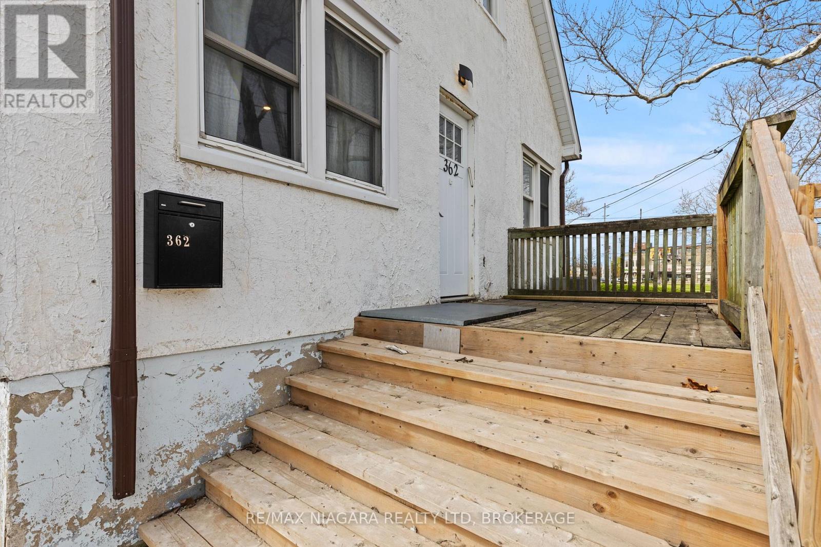 362 Carlton Street, St. Catharines, Ontario  L2M 4W5 - Photo 9 - X12128704