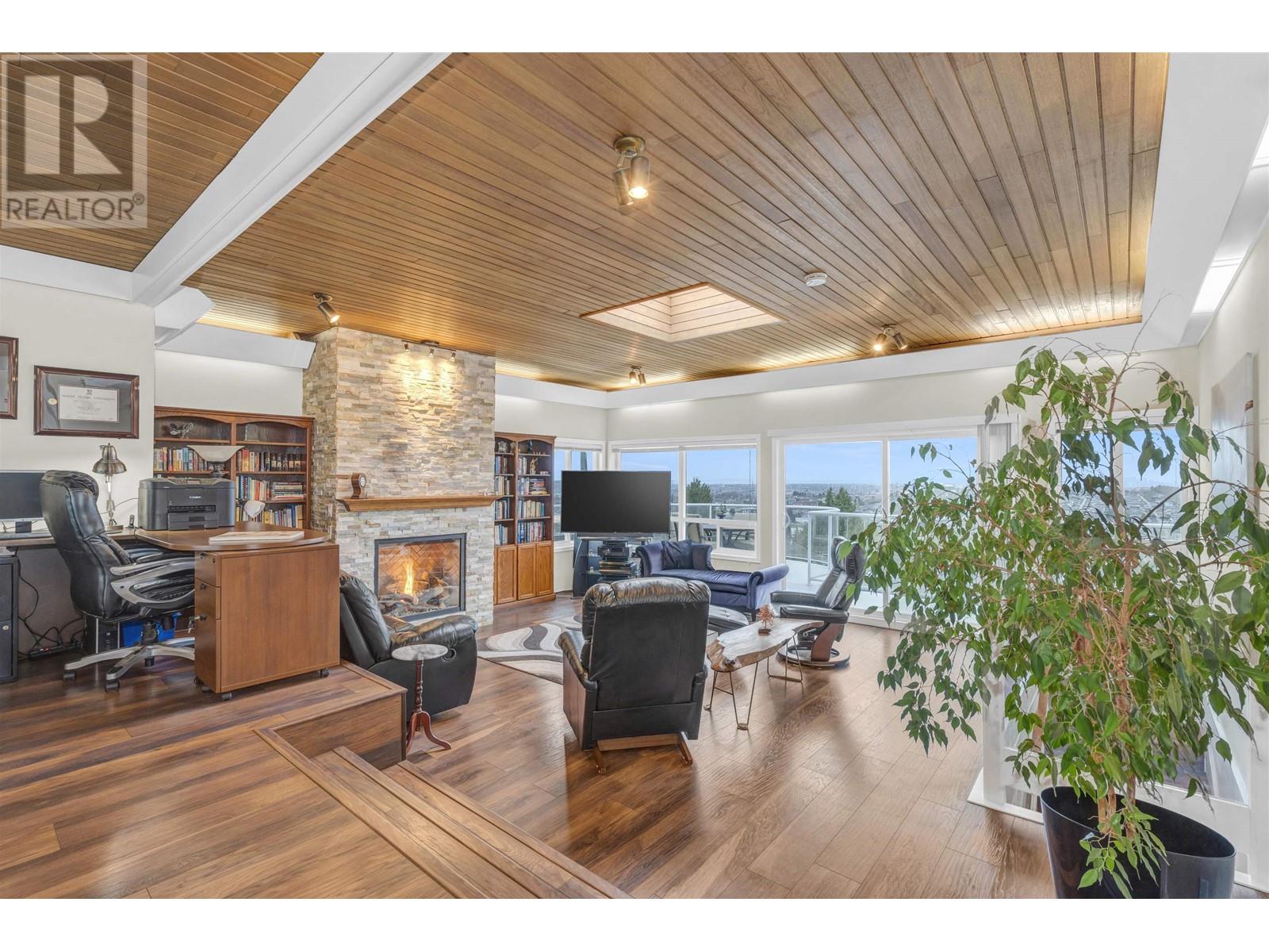 Property at 100 N DELTA AVENUE image 1