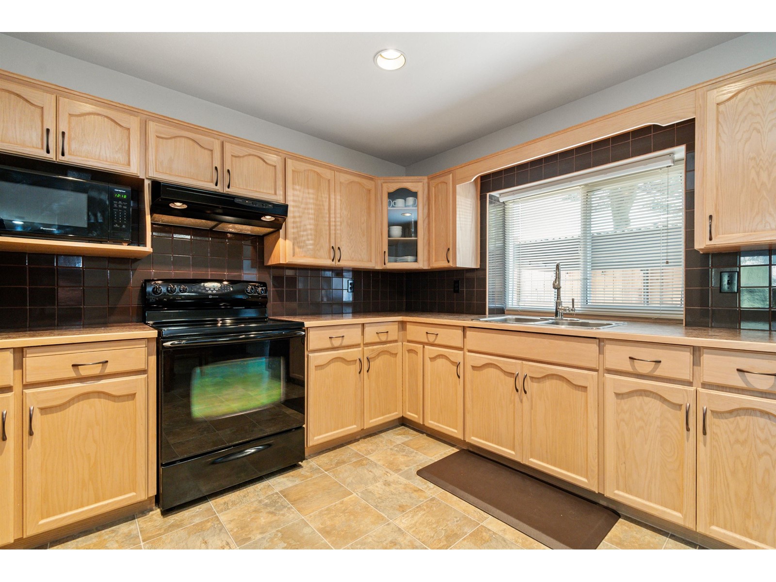 4470 Anita Street, Yarrow, Yarrow, British Columbia  V2R 5E3 - Photo 10 - R2998747