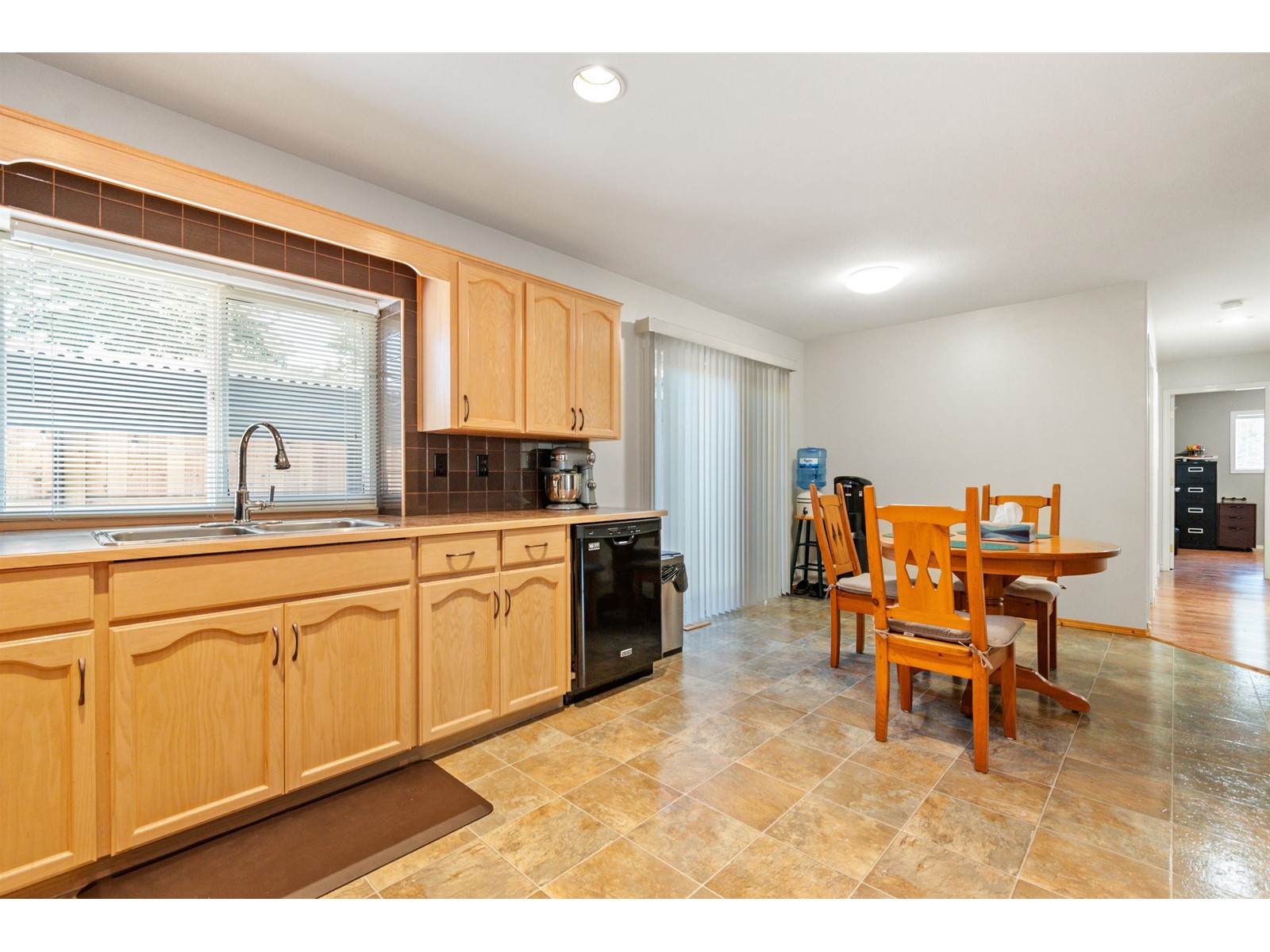 4470 Anita Street, Yarrow, Yarrow, British Columbia  V2R 5E3 - Photo 11 - R2998747