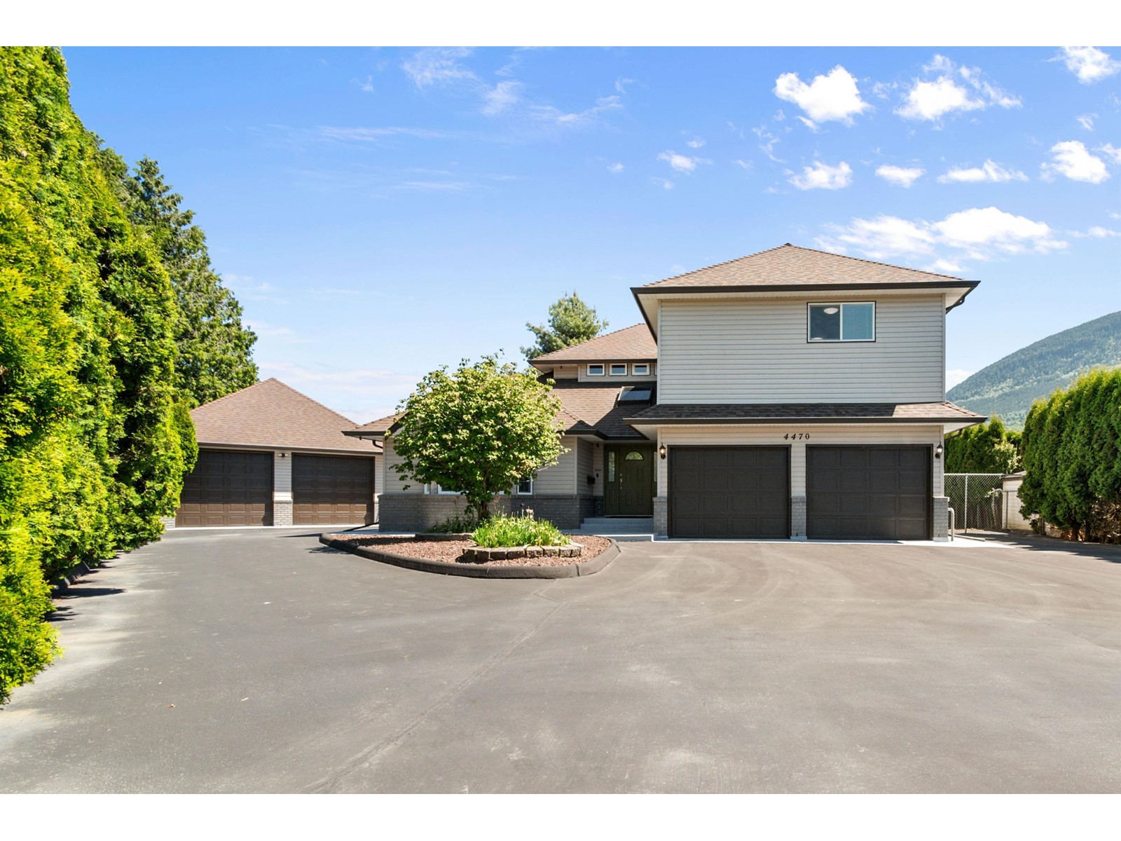 Property at 4470 ANITA STREET image 1