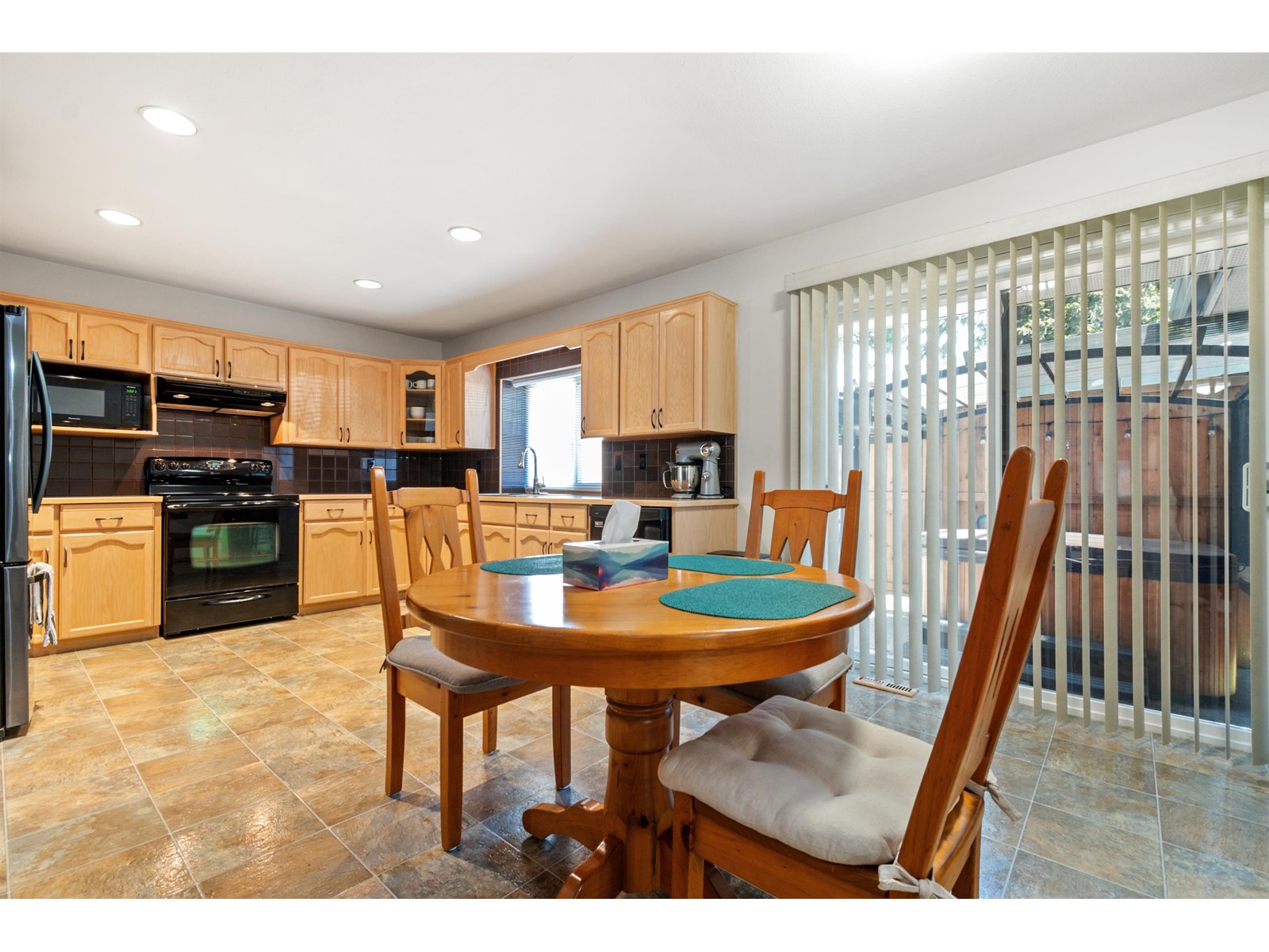4470 Anita Street, Yarrow, Yarrow, British Columbia  V2R 5E3 - Photo 12 - R2998747