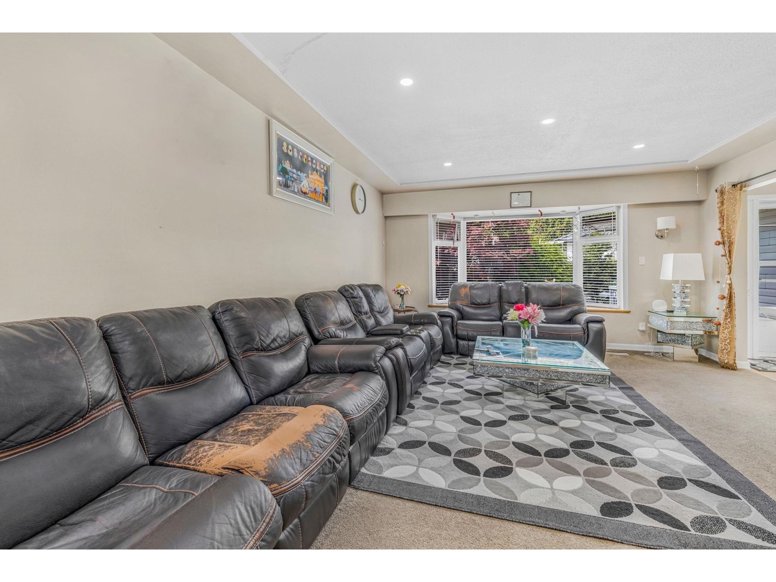 Property at 12916 99 AVENUE image 3