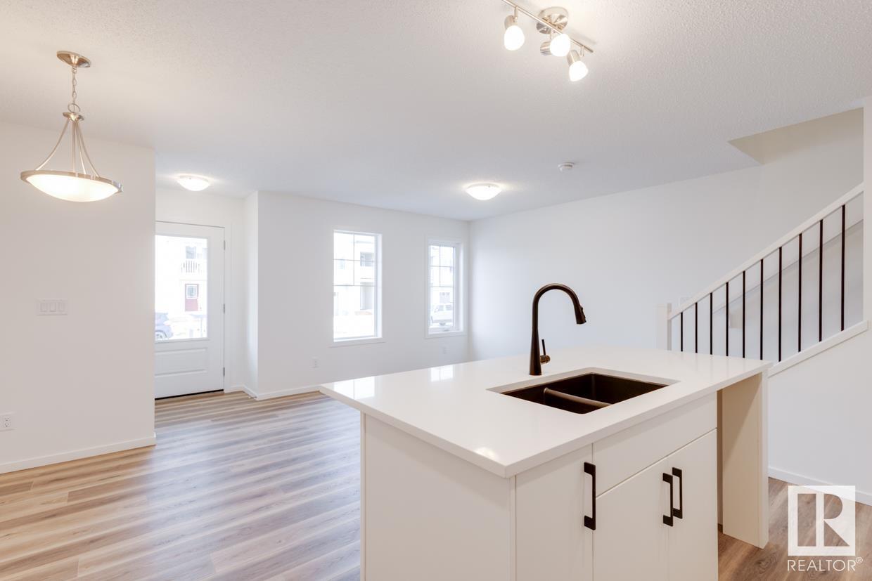 1046 Hearthstone Bv, Sherwood Park, Alberta  T6H 5E5 - Photo 9 - E4433225