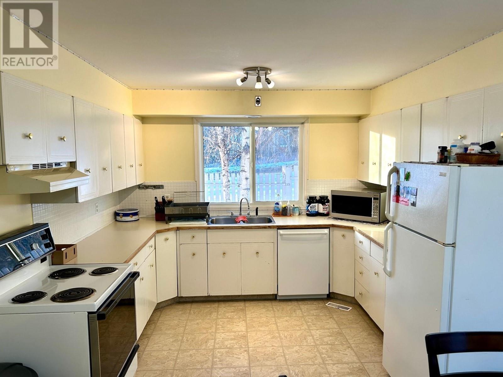 5420 W 53 Avenue, Fort Nelson, British Columbia  V0C 1R0 - Photo 6 - R2957025