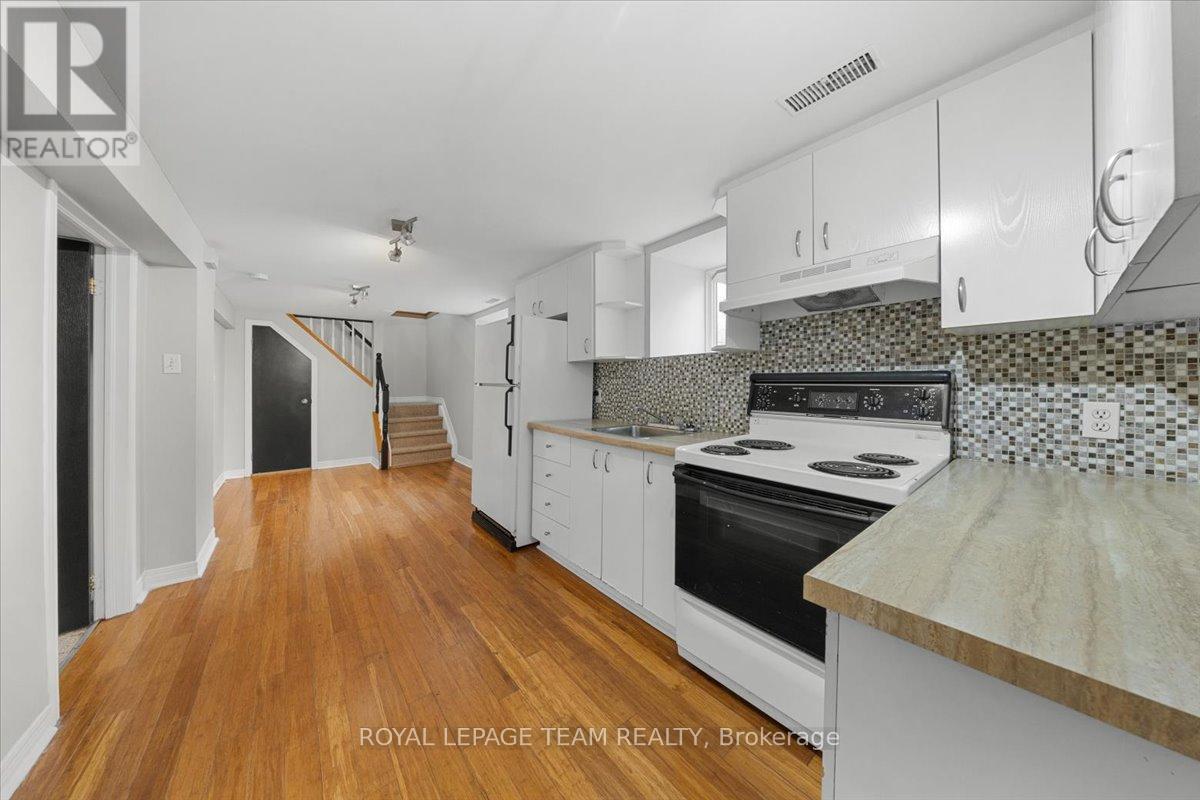 607 Maclaren Street, Ottawa, Ontario  K1R 5K8 - Photo 11 - X12128679