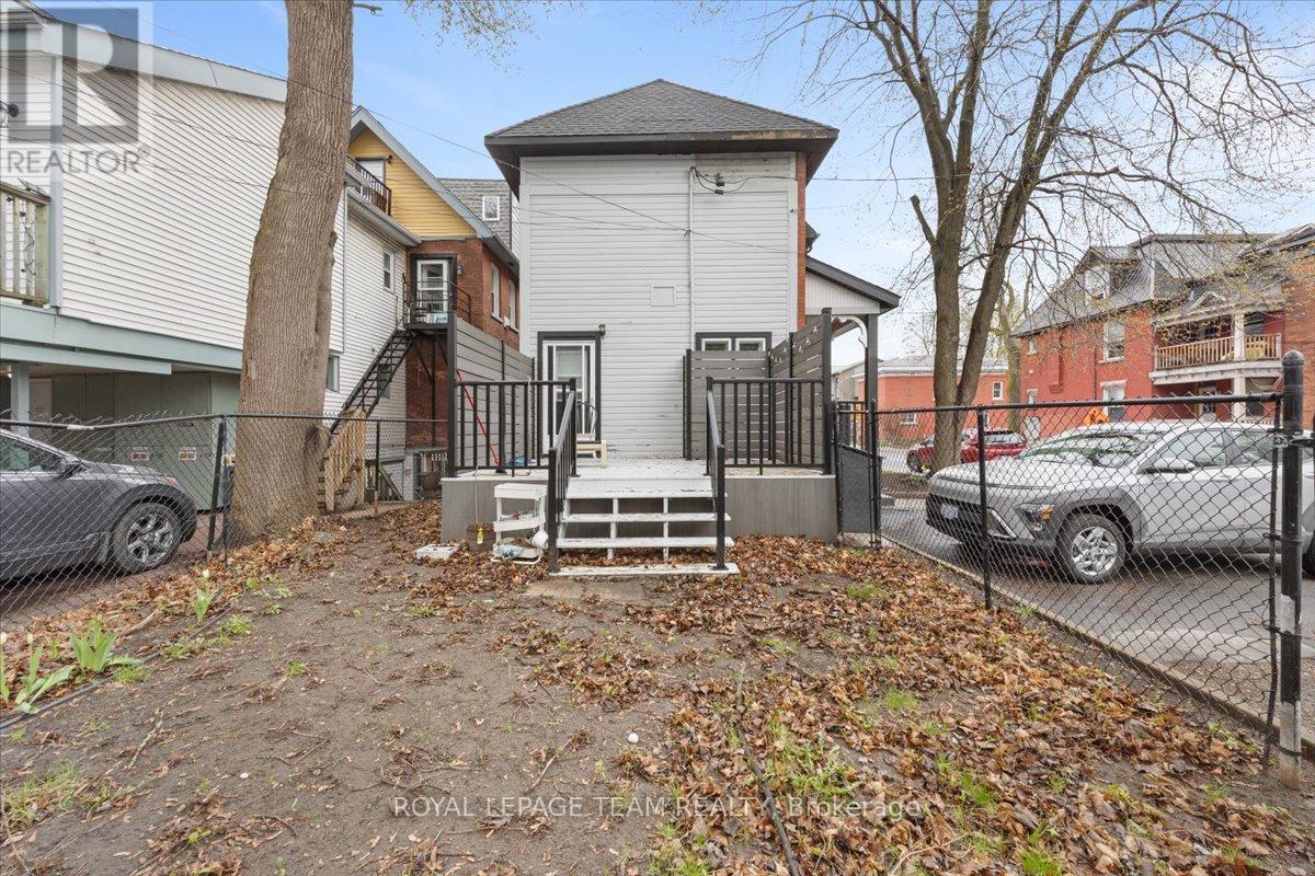 607 Maclaren Street, Ottawa, Ontario  K1R 5K8 - Photo 21 - X12128679