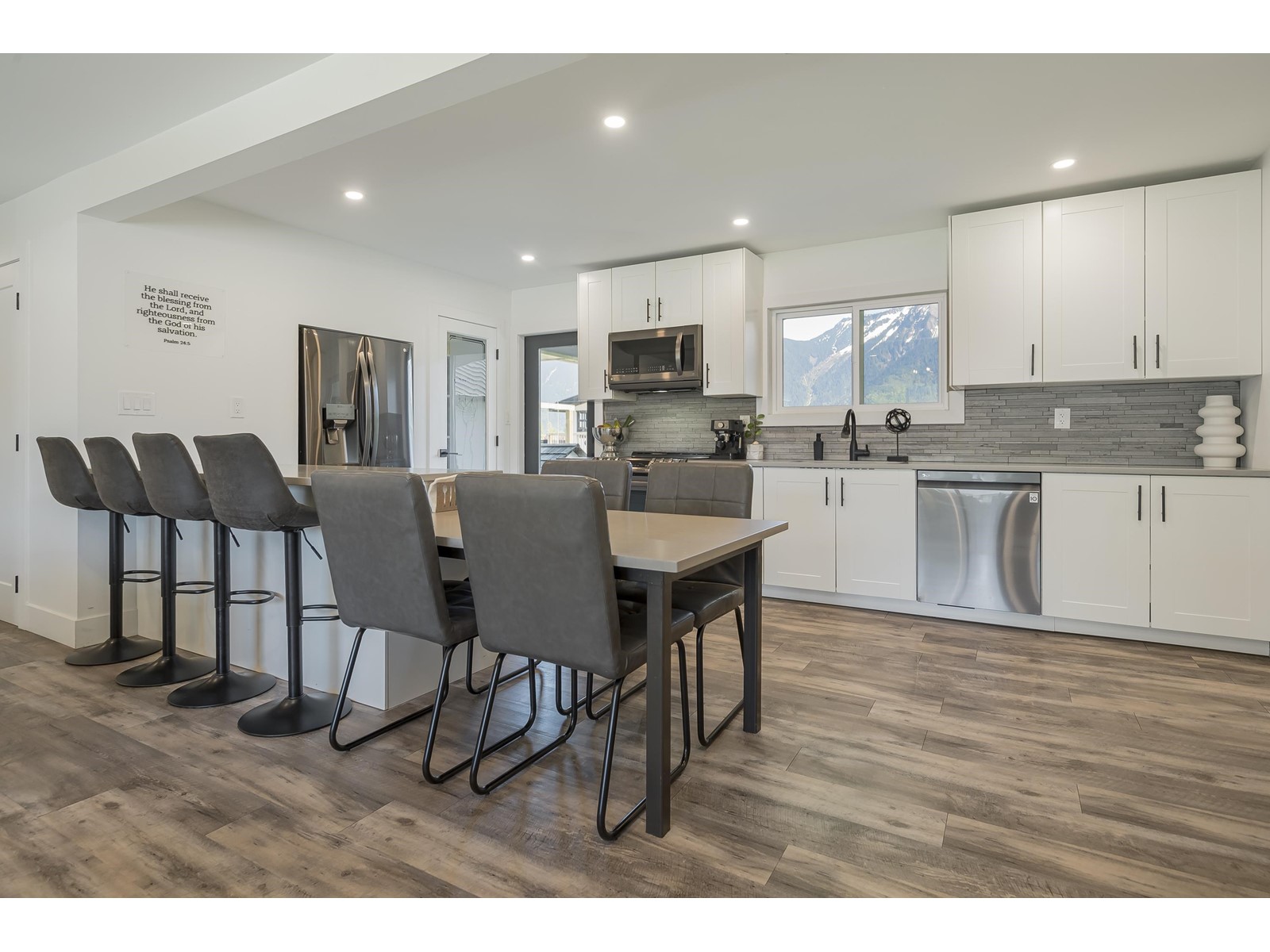 1716 Agassiz Avenue, Agassiz, Agassiz, British Columbia  V0M 1A3 - Photo 7 - R2998181