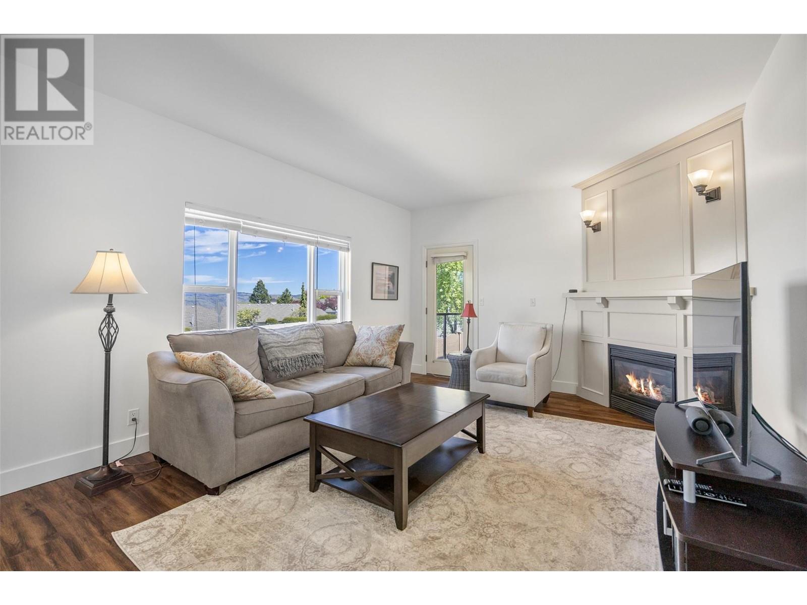 Property at 1055 ABERDEEN Drive Unit# 4 image 4