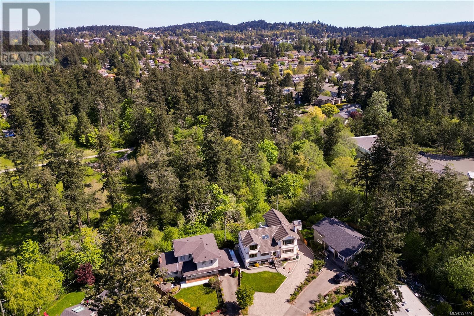 710 Brookridge Pl, Saanich, British Columbia  V8Z 3B9 - Photo 2 - 997774