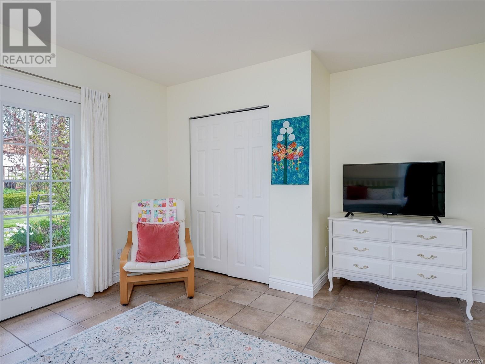 Property at 930 Downey Rd image 2