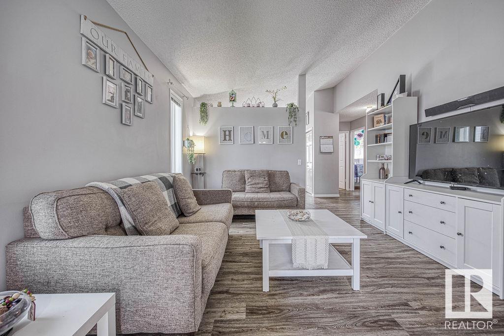 8315 170 Av Nw, Edmonton, Alberta  T5Z 3G8 - Photo 4 - E4434801