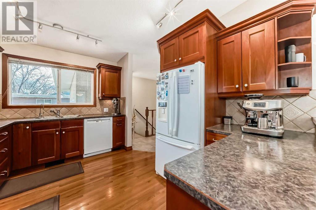 4904 48 Street Nw, Calgary, Alberta  T3A 0S7 - Photo 9 - A2218407