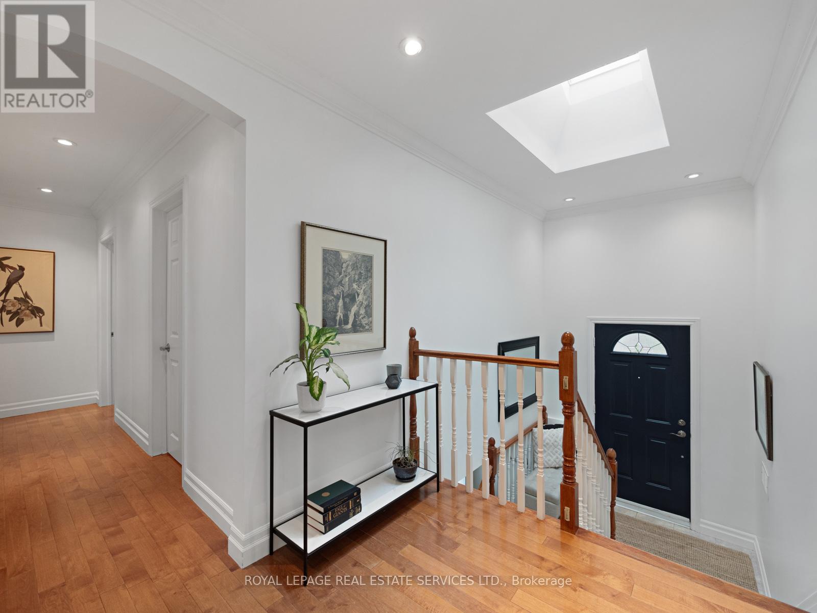 Property at 227 OLD YONGE STREET image 4