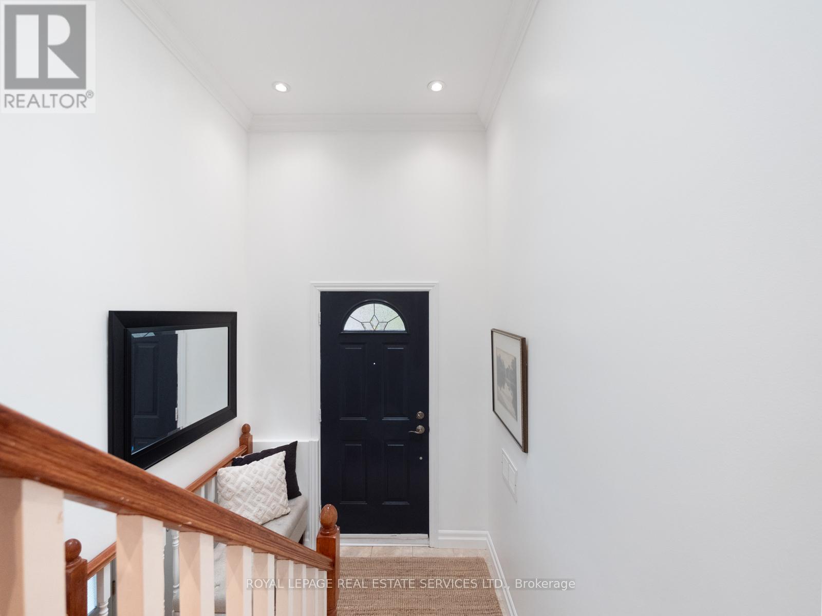 Property at 227 OLD YONGE STREET image 5