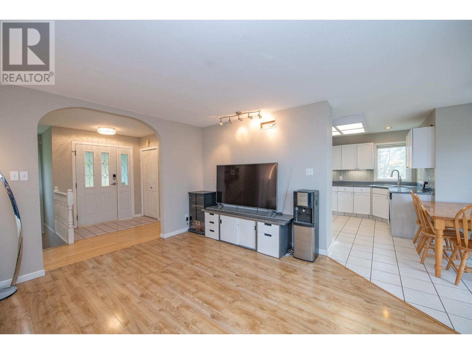 Property at 10580 Bonnie Drive image 4