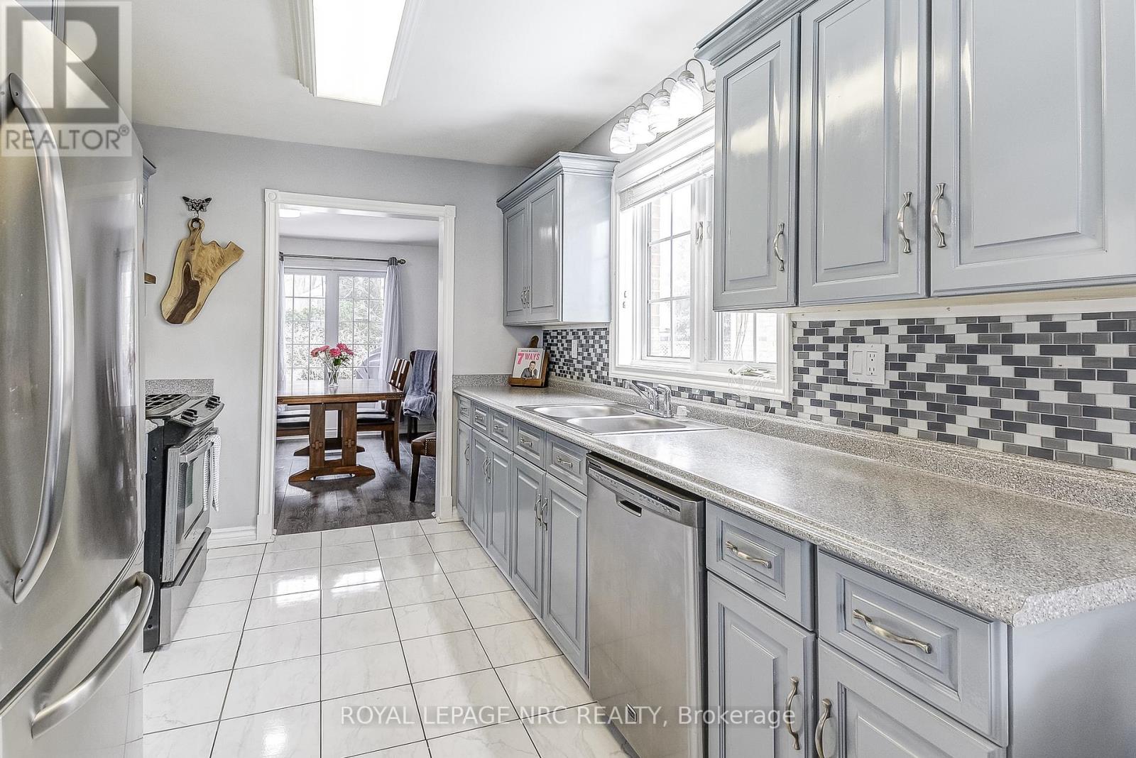 32 The Promenade Road, Niagara-On-The-Lake, Ontario  L0S 1J0 - Photo 8 - X11969553