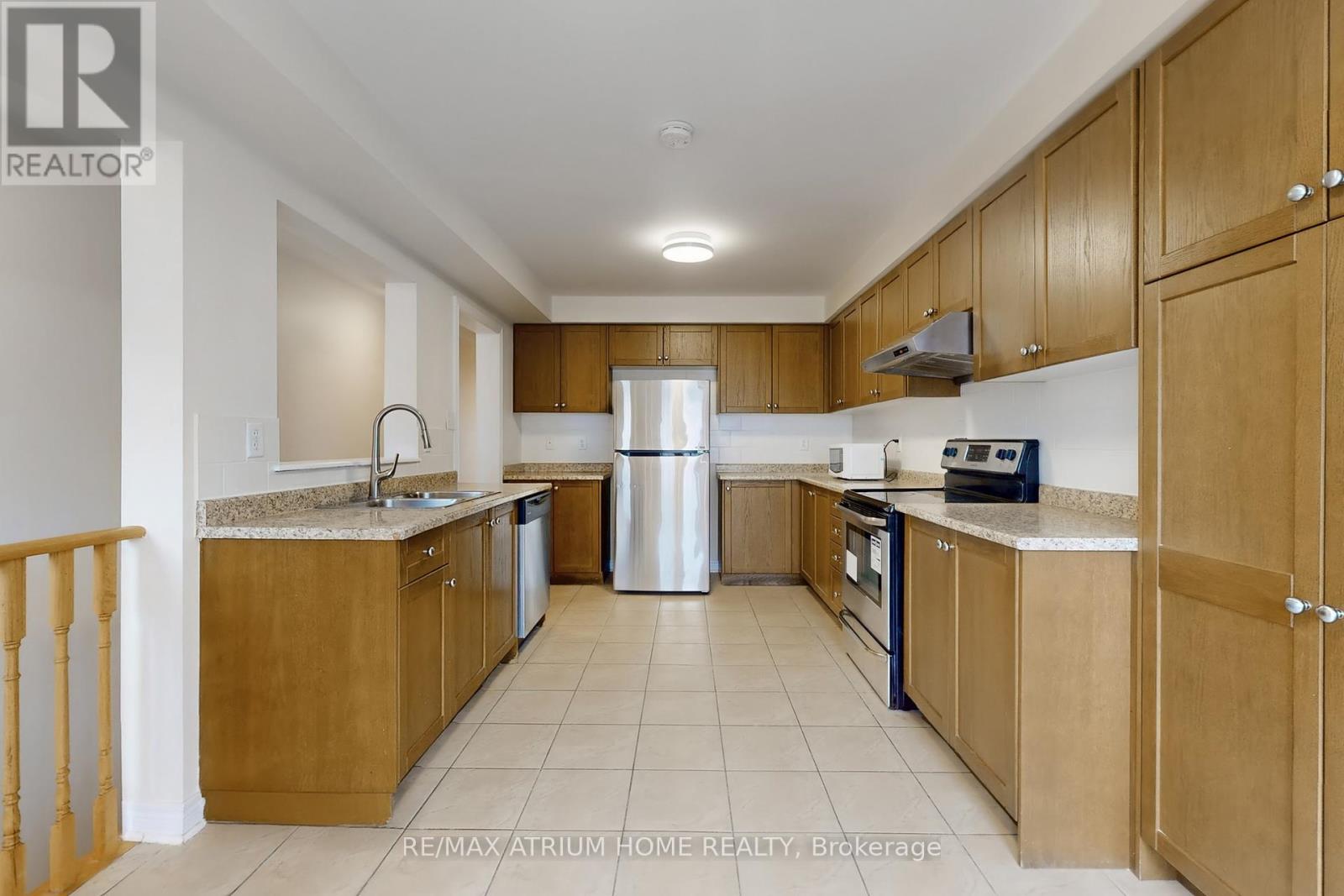 23 De Jong Street, Toronto, Ontario  M1P 0C1 - Photo 11 - E12128652