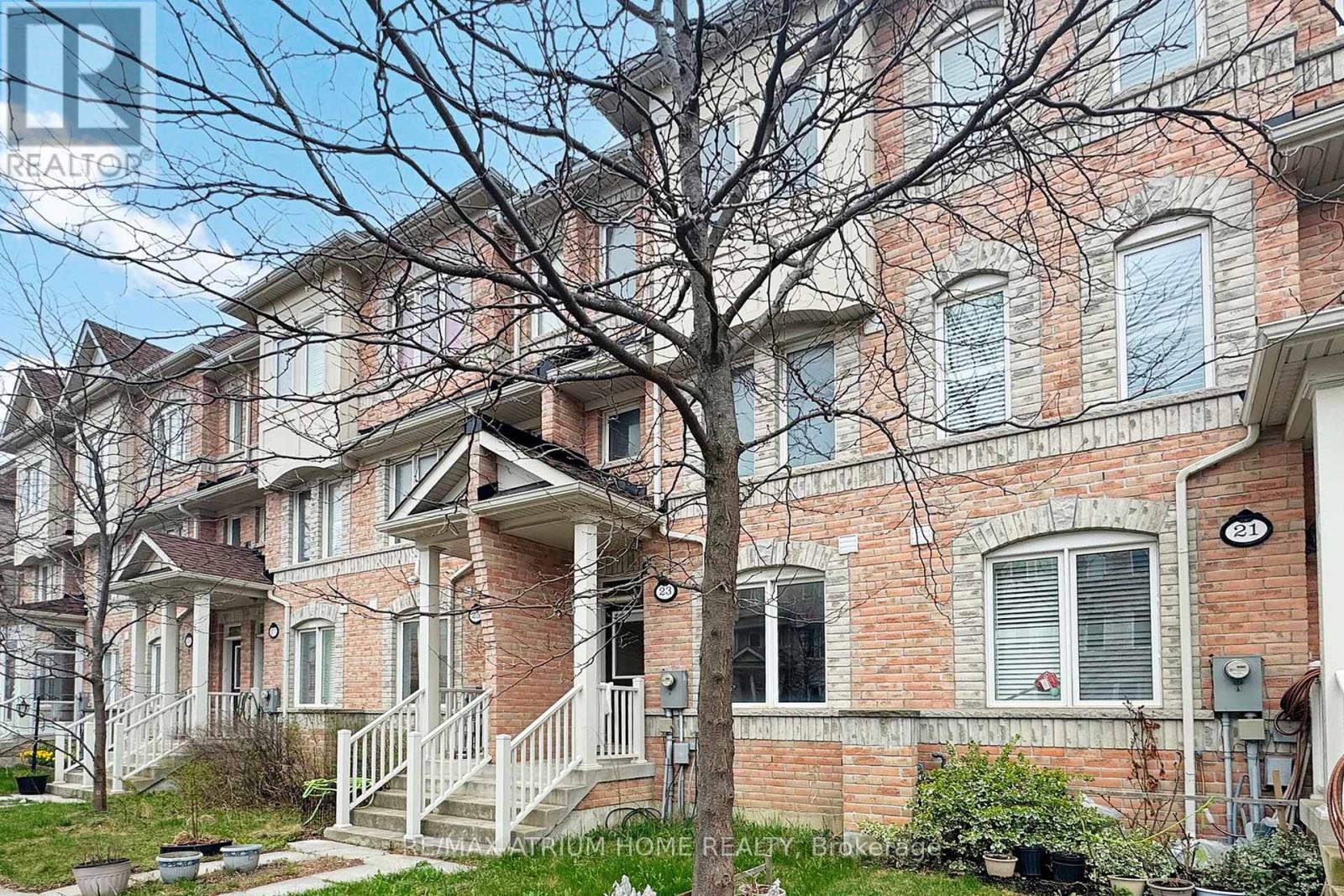 23 De Jong Street, Toronto, Ontario  M1P 0C1 - Photo 3 - E12128652