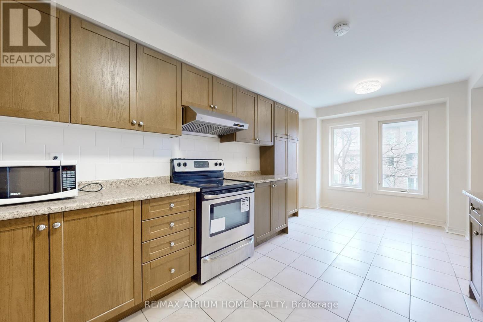 23 De Jong Street, Toronto, Ontario  M1P 0C1 - Photo 9 - E12128652
