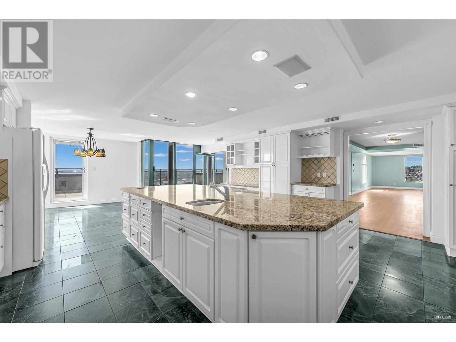 Ph1 8 Laguna Court, New Westminster, British Columbia  V3M 6M6 - Photo 7 - R2998990