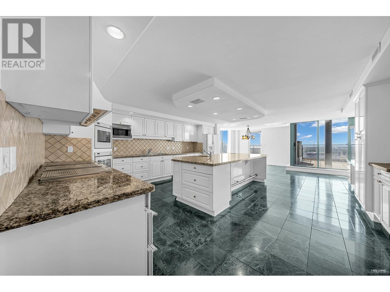 Ph1 8 Laguna Court, New Westminster, British Columbia  V3M 6M6 - Photo 8 - R2998990