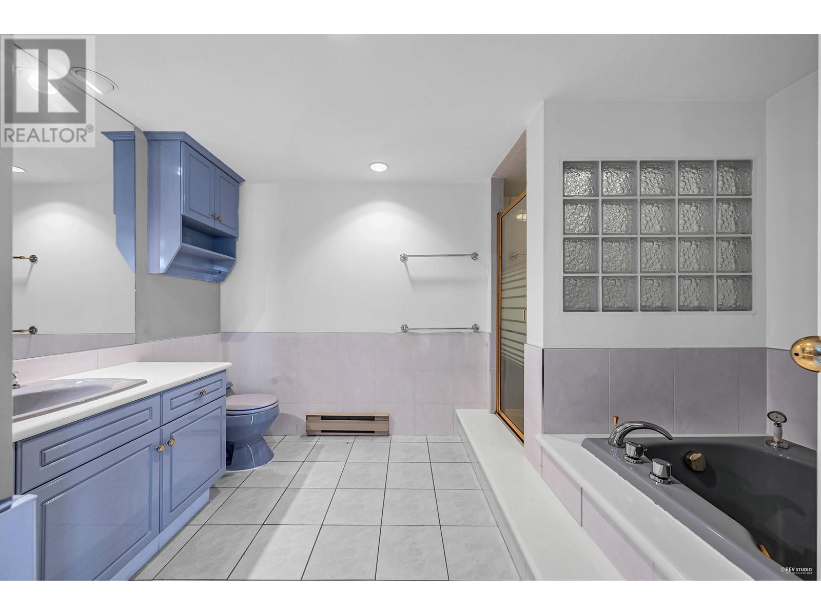 Ph1 8 Laguna Court, New Westminster, British Columbia  V3M 6M6 - Photo 31 - R2998990