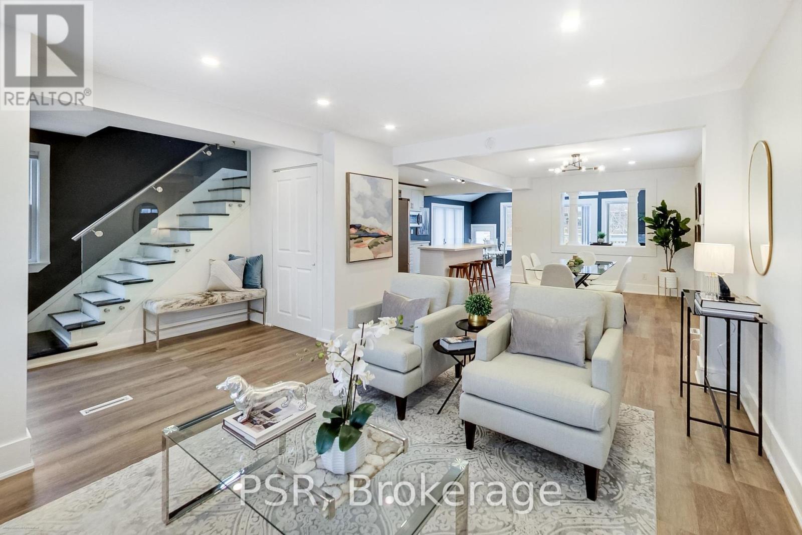 201 Ranee Avenue, Toronto (Englemount-Lawrence), Ontario  M6A 1N3 - Photo 2 - C12128061