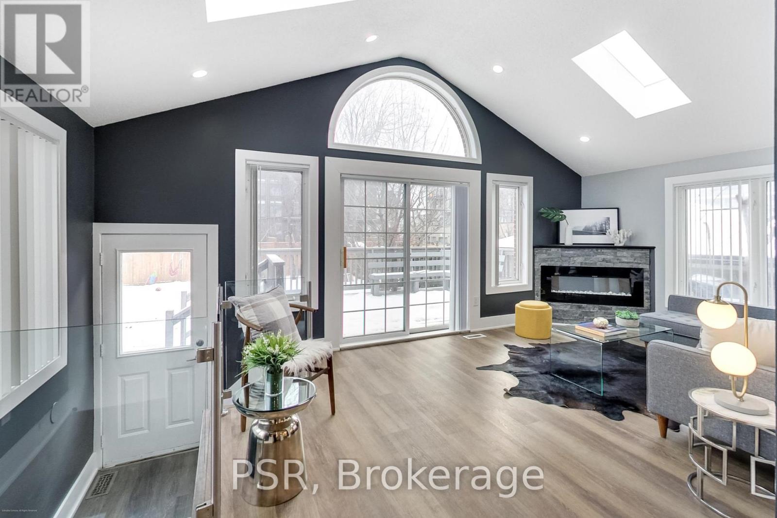 201 Ranee Avenue, Toronto (Englemount-Lawrence), Ontario  M6A 1N3 - Photo 20 - C12128061