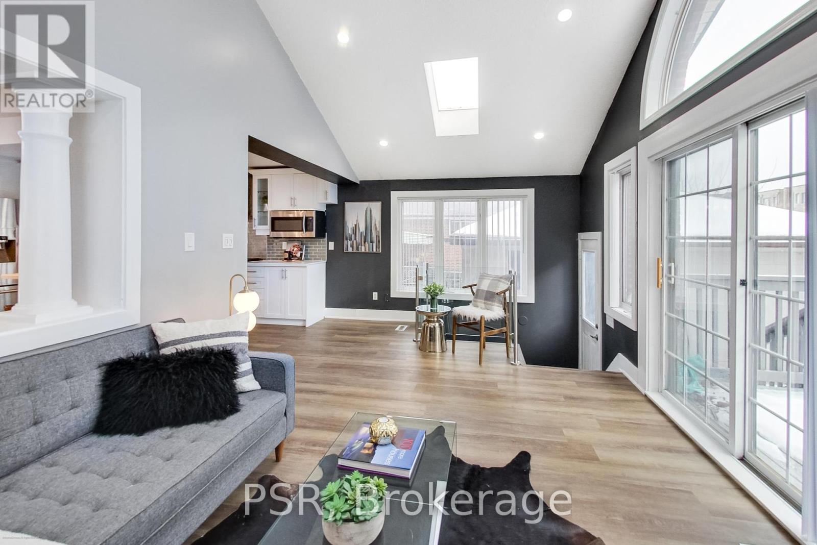 201 Ranee Avenue, Toronto (Englemount-Lawrence), Ontario  M6A 1N3 - Photo 22 - C12128061