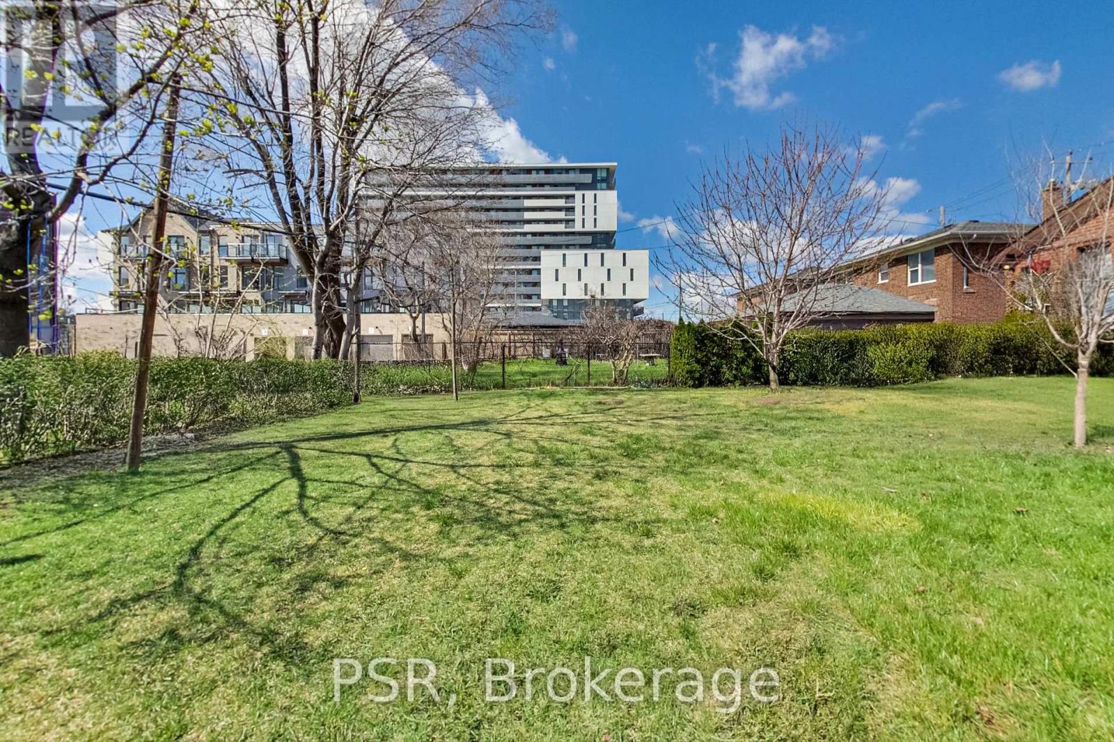 201 Ranee Avenue, Toronto (Englemount-Lawrence), Ontario  M6A 1N3 - Photo 33 - C12128061