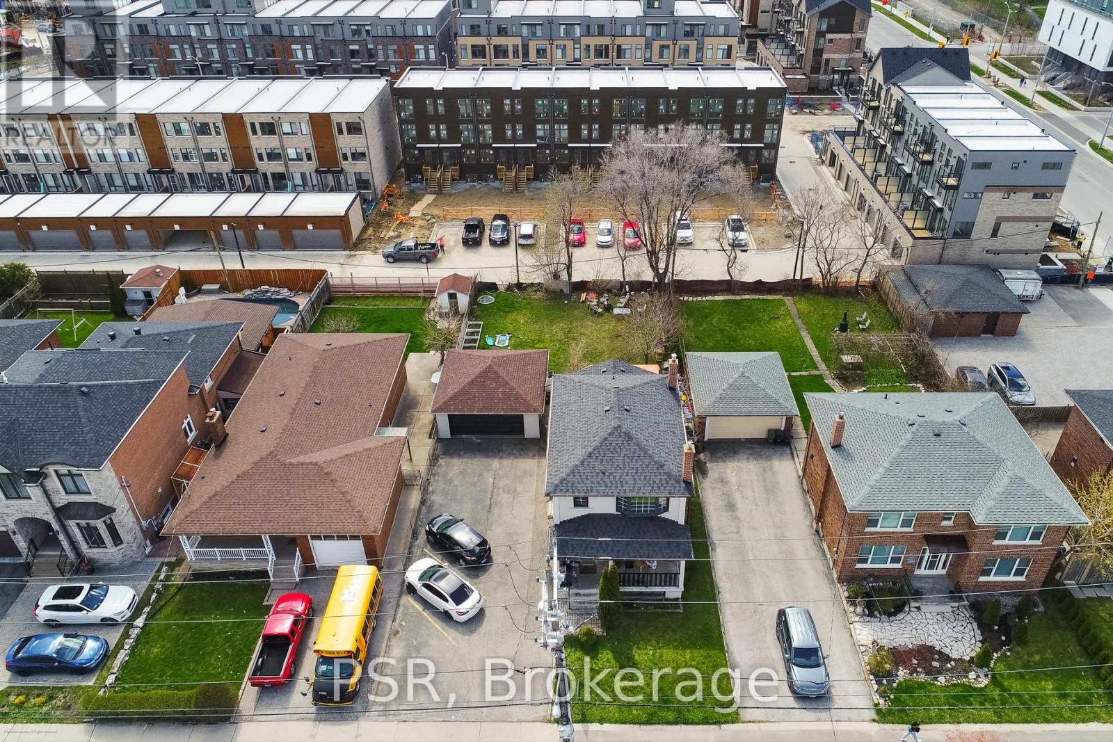 201 Ranee Avenue, Toronto (Englemount-Lawrence), Ontario  M6A 1N3 - Photo 36 - C12128061