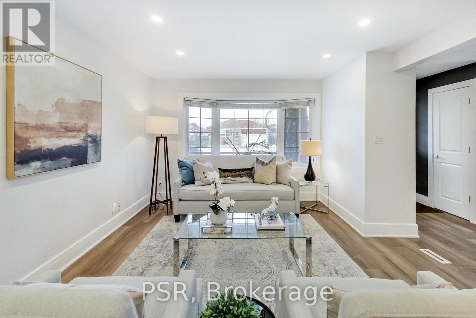 201 Ranee Avenue, Toronto (Englemount-Lawrence), Ontario  M6A 1N3 - Photo 4 - C12128061