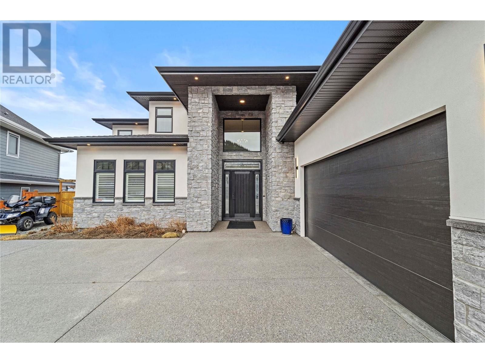1330 MYRA Place Kamloops Photo 4