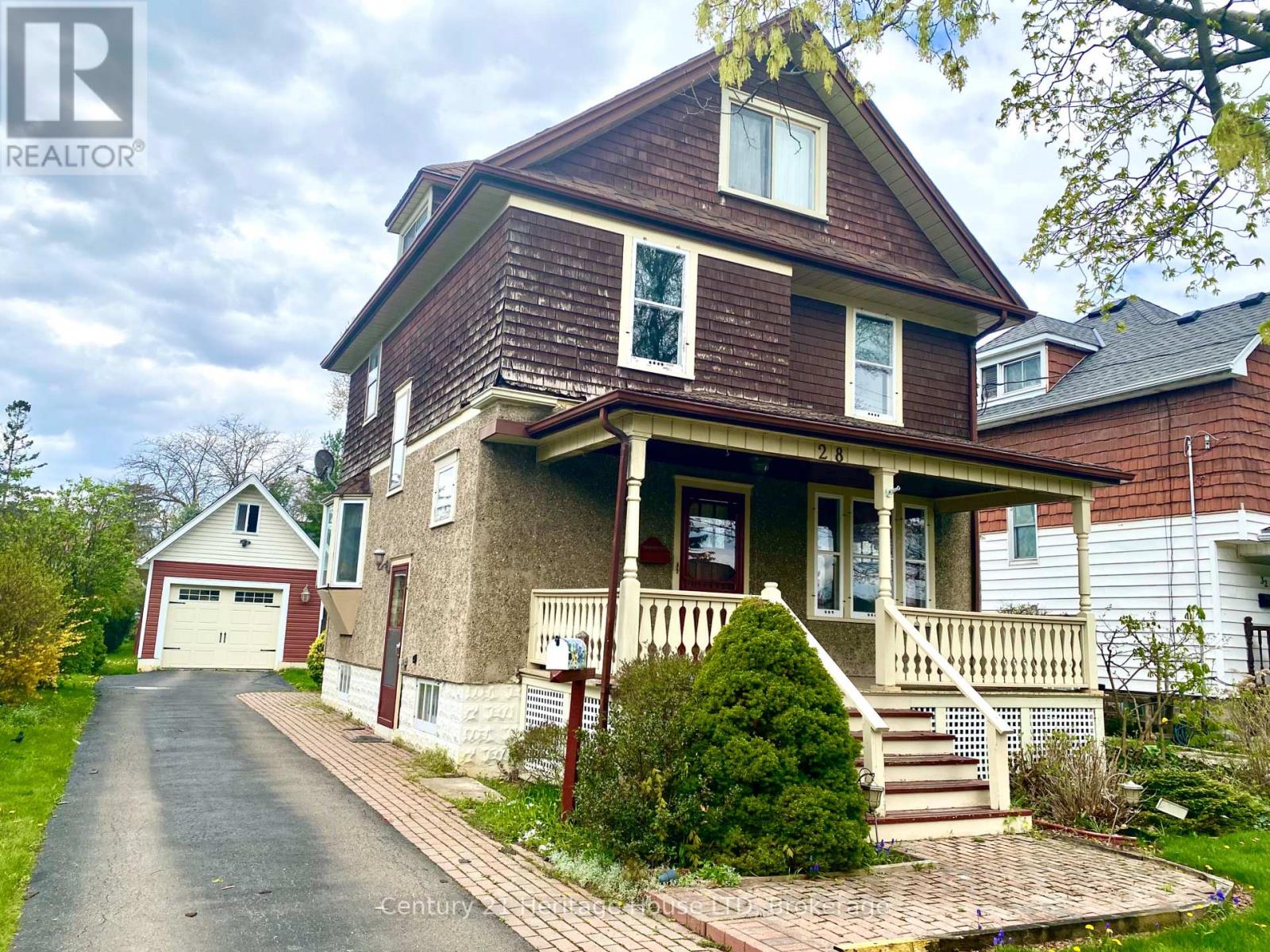 Property at 28 ERIE STREET image 2