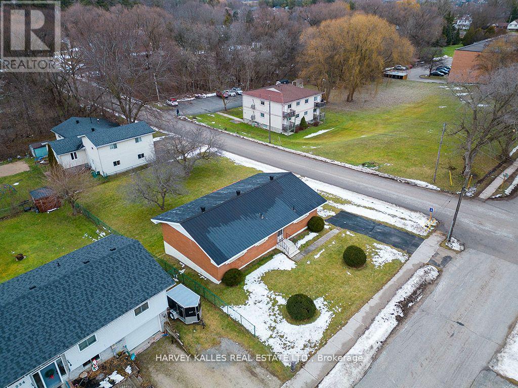 226 Weir Street, Clearview, Ontario  L0M 1S0 - Photo 37 - S12128692