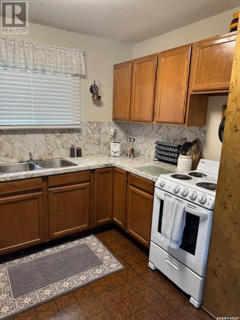 2108 Spruce Crescent, Turtle View, Saskatchewan  S0M 0Y0 - Photo 3 - SK004493