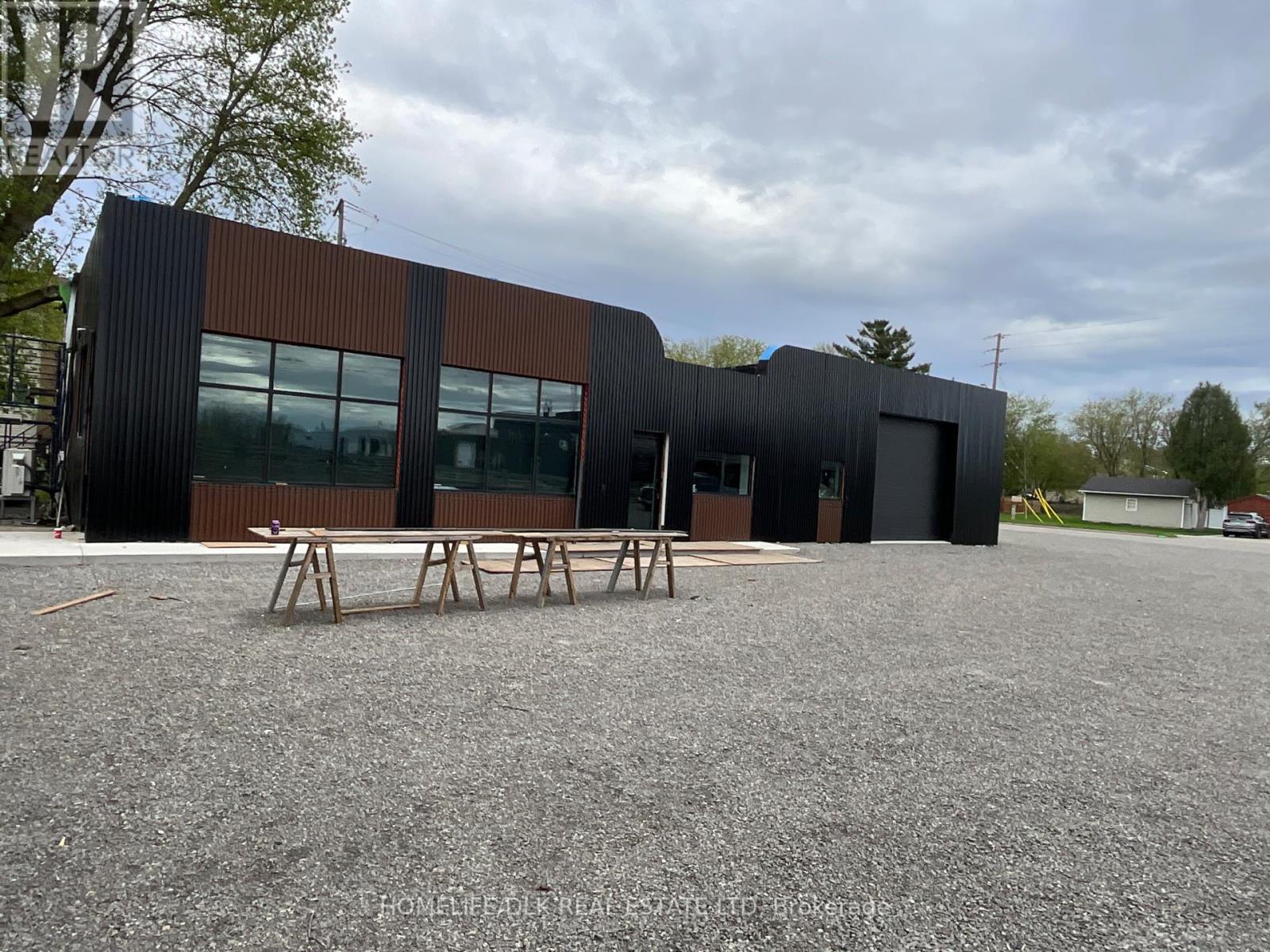 185 North Augusta Road, Brockville, Ontario  K6V 2Y2 - Photo 6 - X12128765