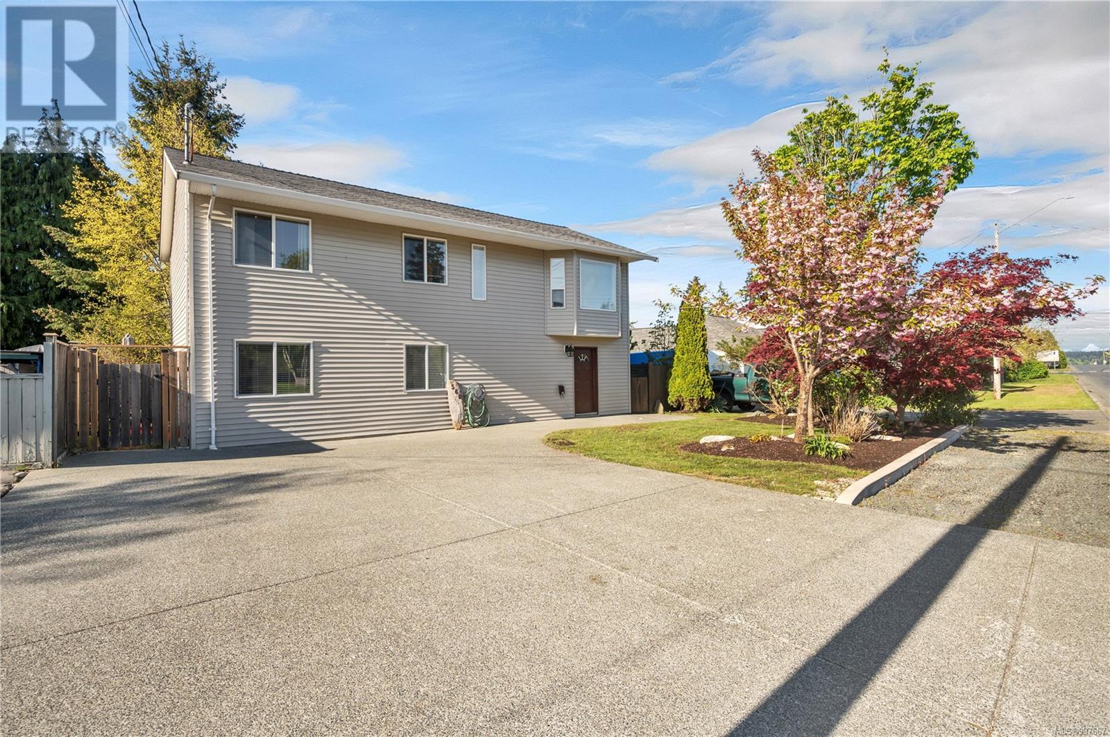 Property at 560 6th Ave image 1