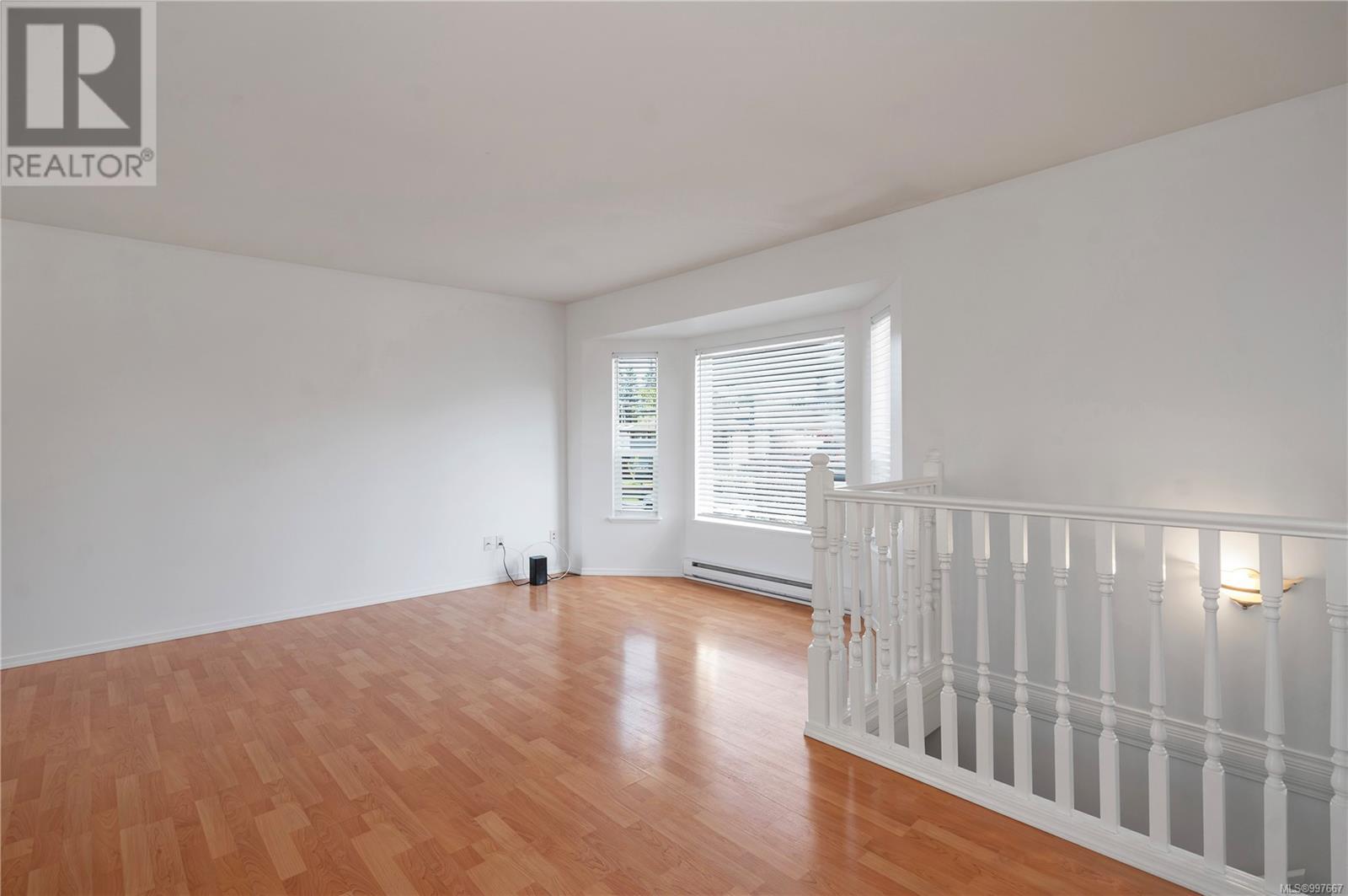 Property at 560 6th Ave image 3