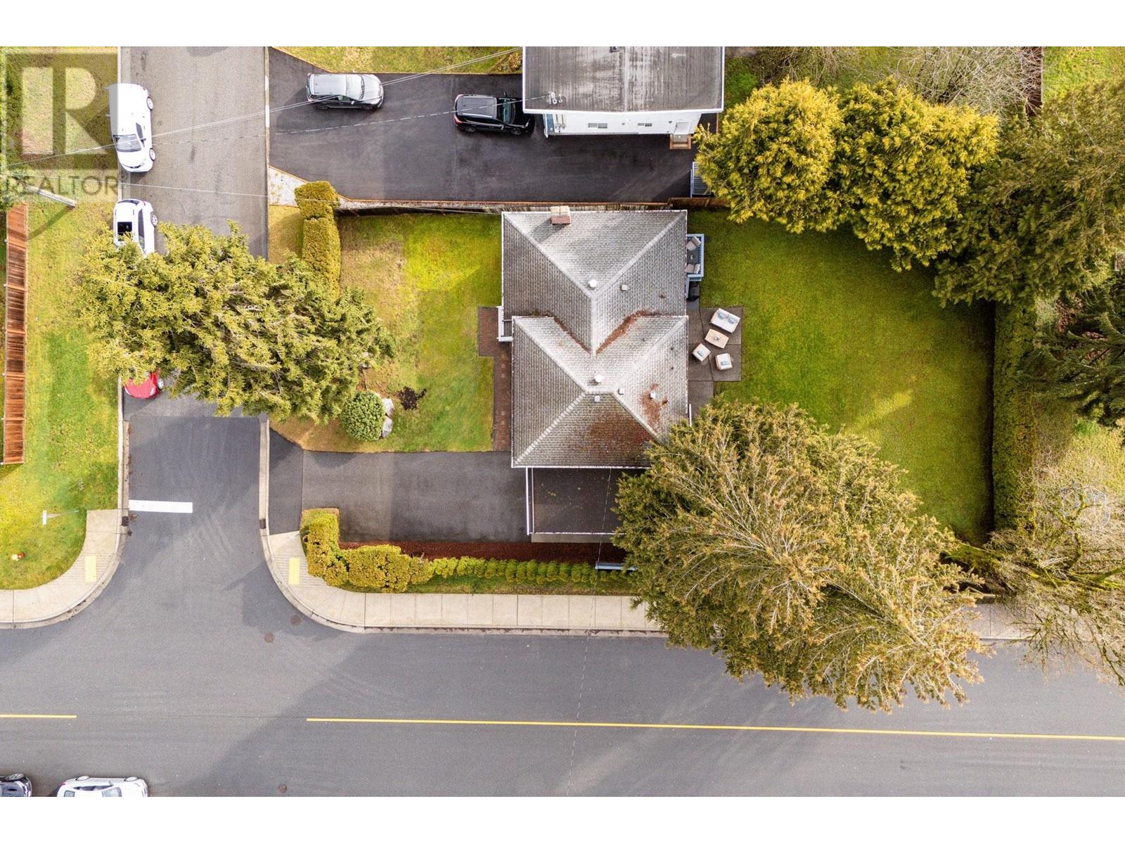 2070 Lyons Court, Coquitlam, British Columbia  V3J 3L7 - Photo 30 - R2998950