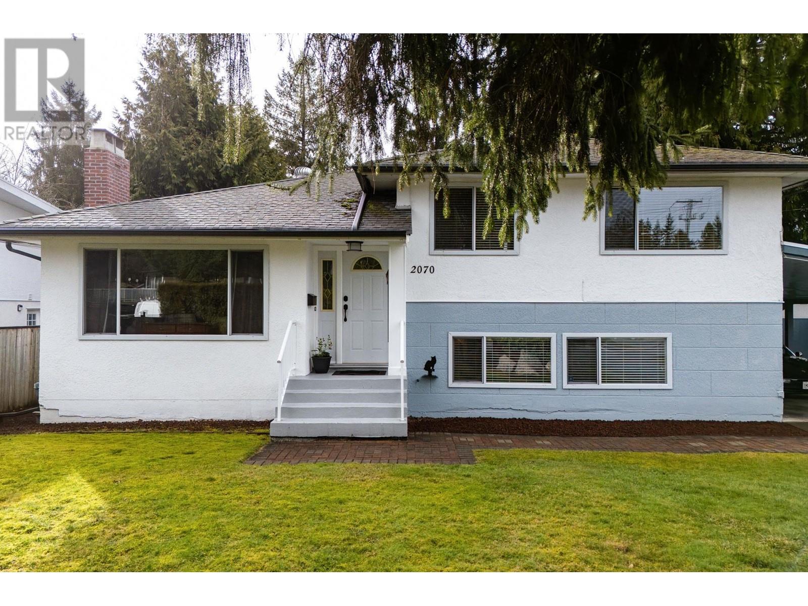 2070 Lyons Court, Coquitlam, British Columbia  V3J 3L7 - Photo 2 - R2998950