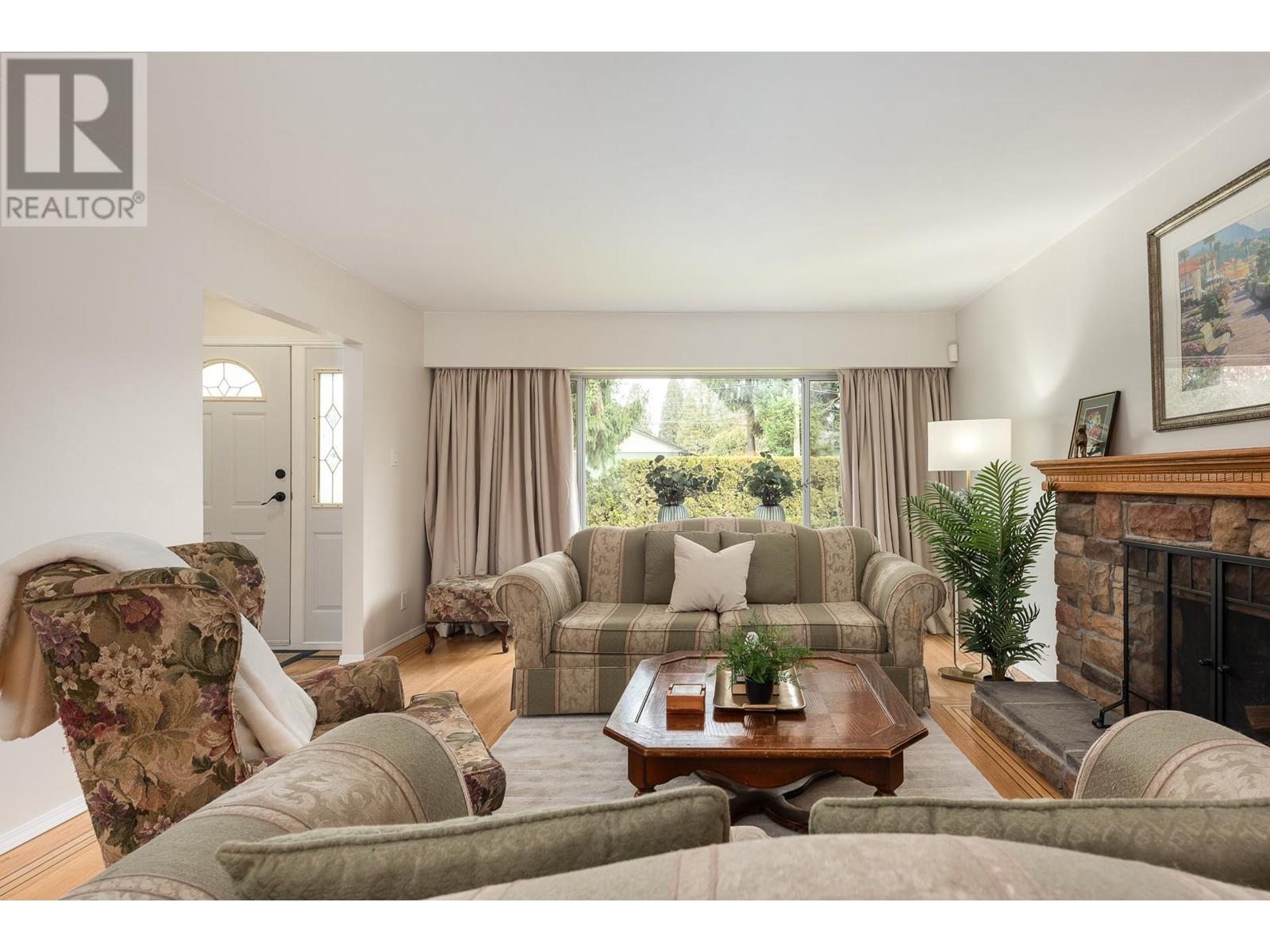 2070 Lyons Court, Coquitlam, British Columbia  V3J 3L7 - Photo 7 - R2998950