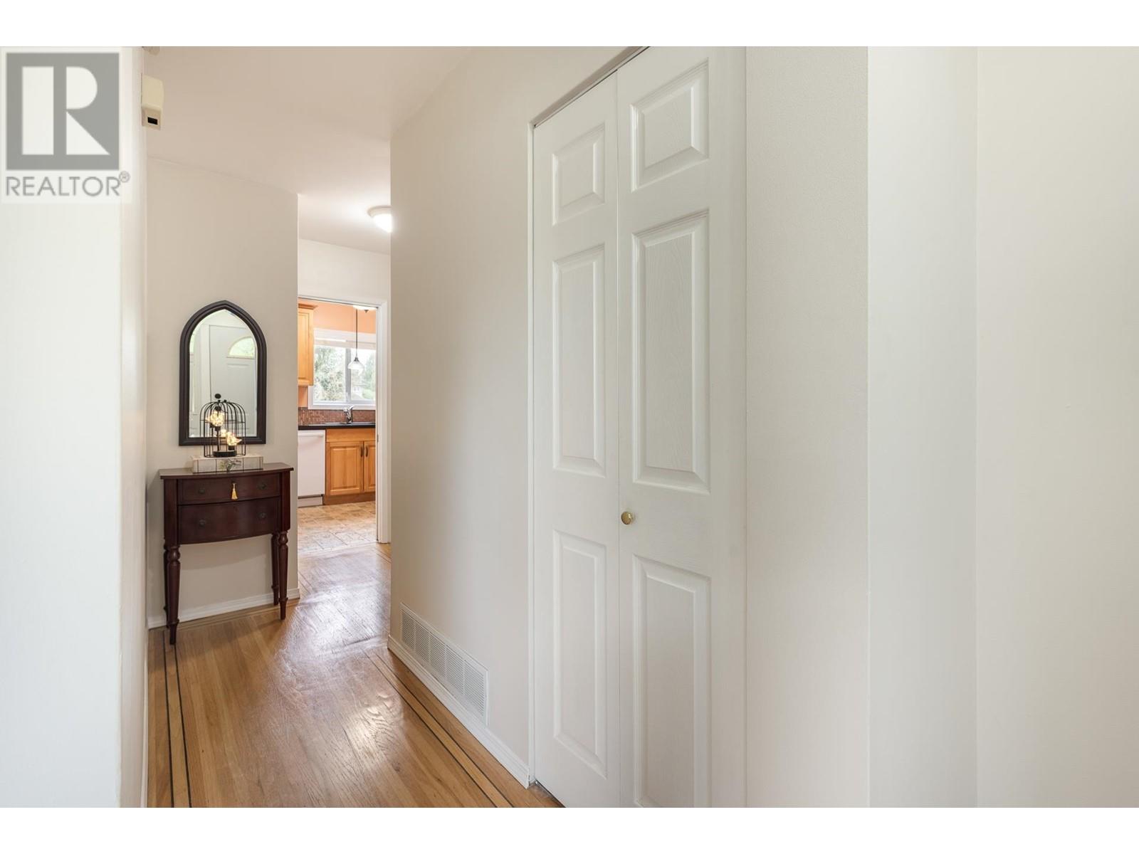2070 Lyons Court, Coquitlam, British Columbia  V3J 3L7 - Photo 12 - R2998950
