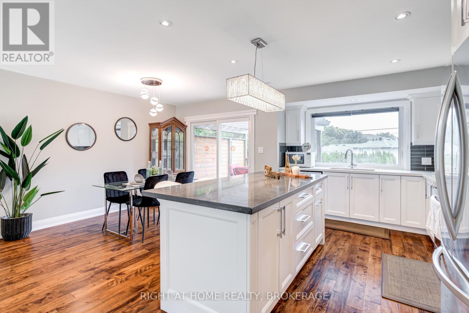 625 Braemore Road, Burlington, Ontario  L7N 3E6 - Photo 12 - W12128659
