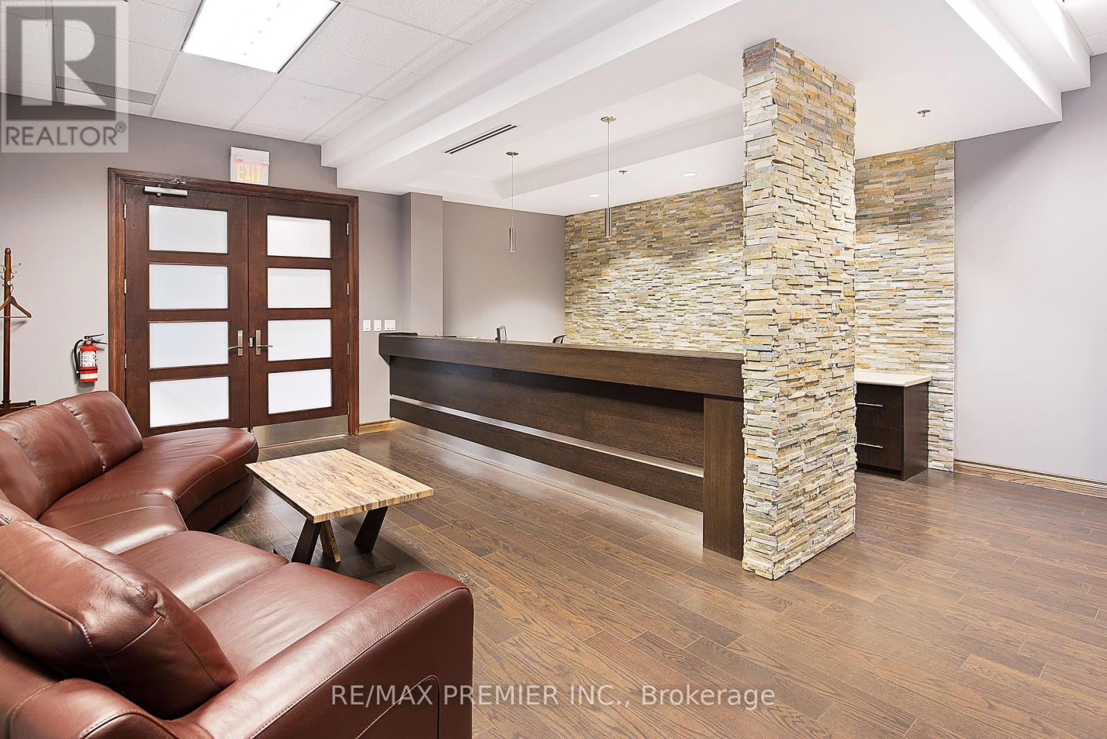 201-U - 1300 Cornwall Road, Oakville, Ontario  L6J 7W5 - Photo 2 - W12128673