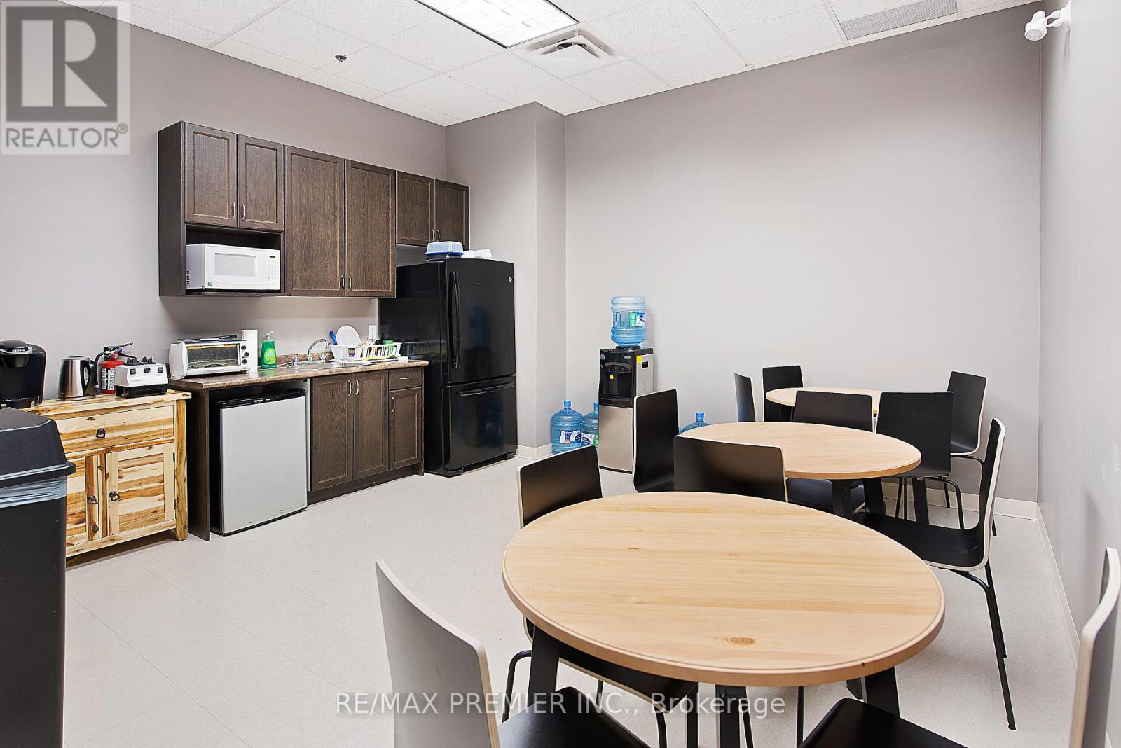 201-U - 1300 Cornwall Road, Oakville, Ontario  L6J 7W5 - Photo 7 - W12128673