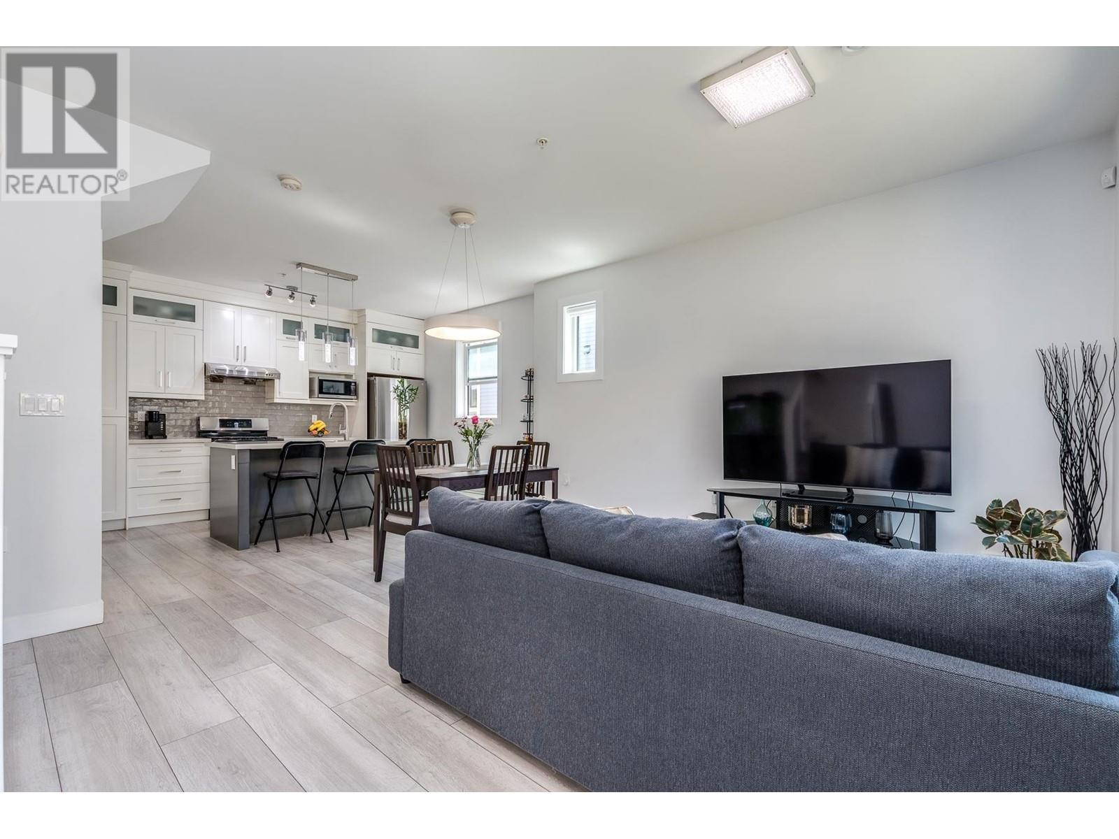 Property at 2 1023 THIRD AVENUE image 4