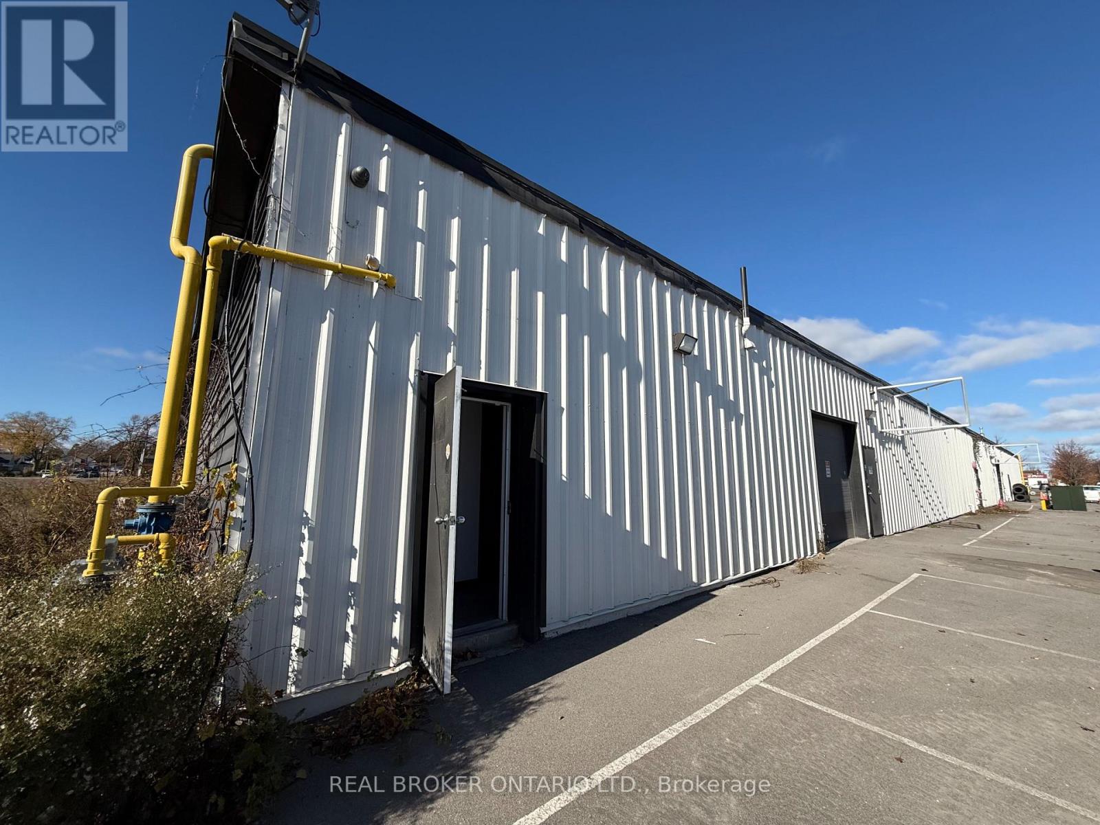 6 - 5900 Thorold Stone Road, Niagara Falls, Ontario  L2J 1A2 - Photo 1 - X12128703