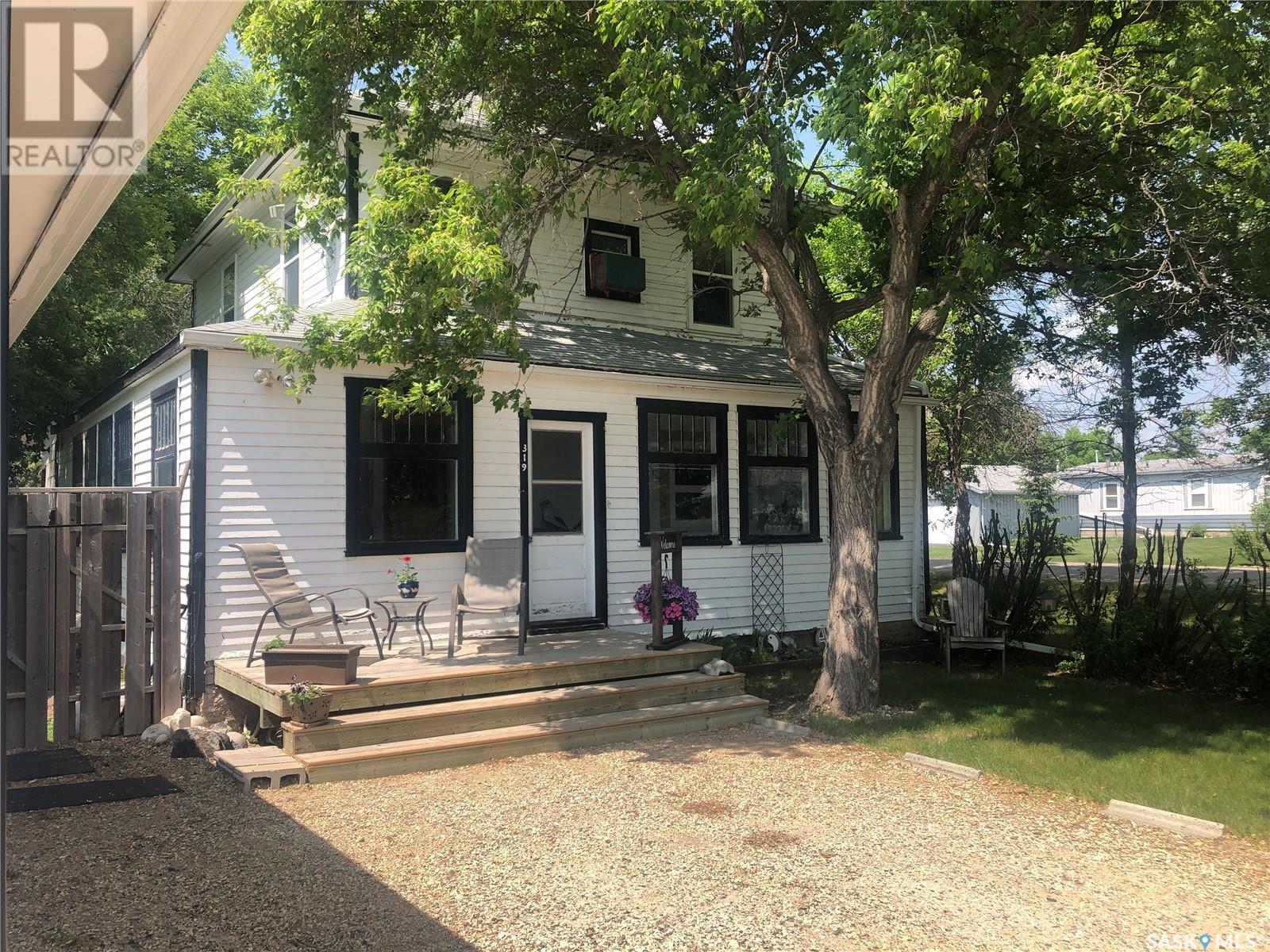 319 Carlyle STREET, Arcola, Saskatchewan